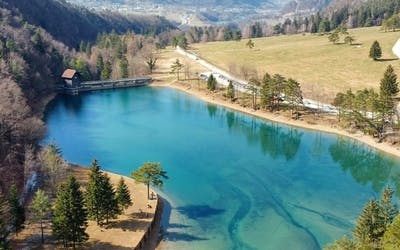Očarljiva in lahko dostopna slovenska jezera